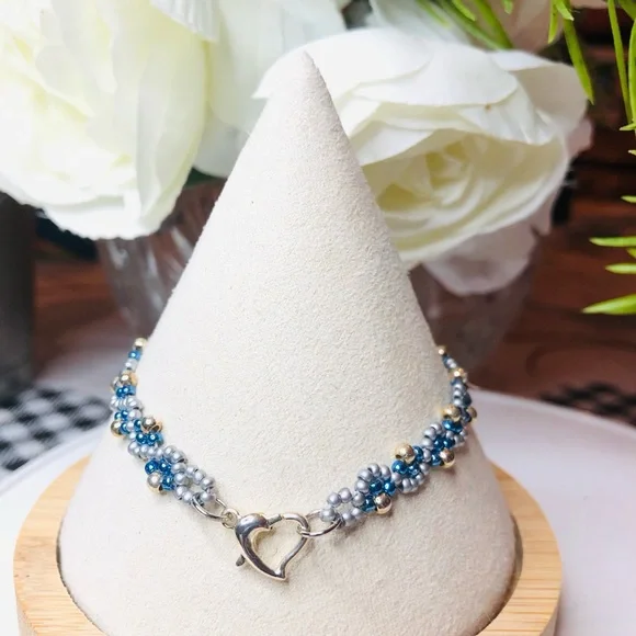Blue Silver Gray Beaded Bracelet Thin Dainty Braided minimalist Heart NEW - Picture 5 of 6